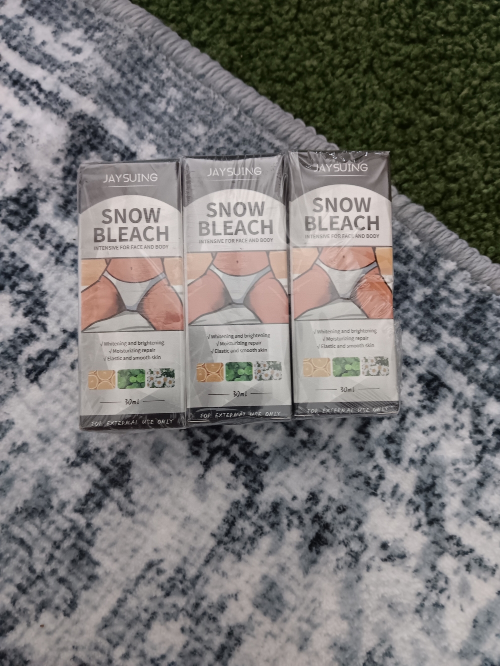 Jaysuing Snow Bleach Skin Lightening Gel - White